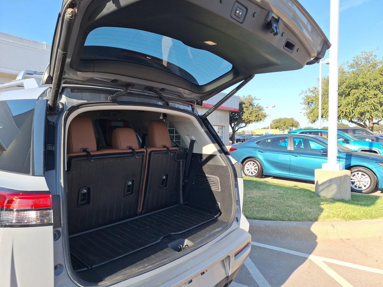 2022 Nissan Pathfinder Platinum Hurst TX