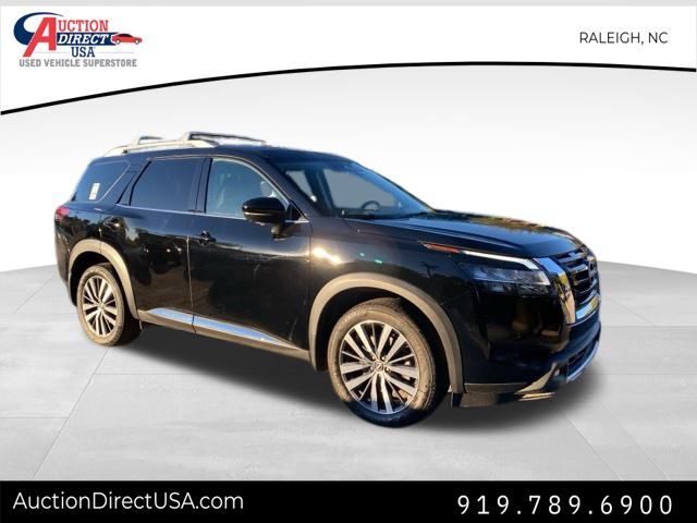 2022 Nissan Pathfinder Platinum