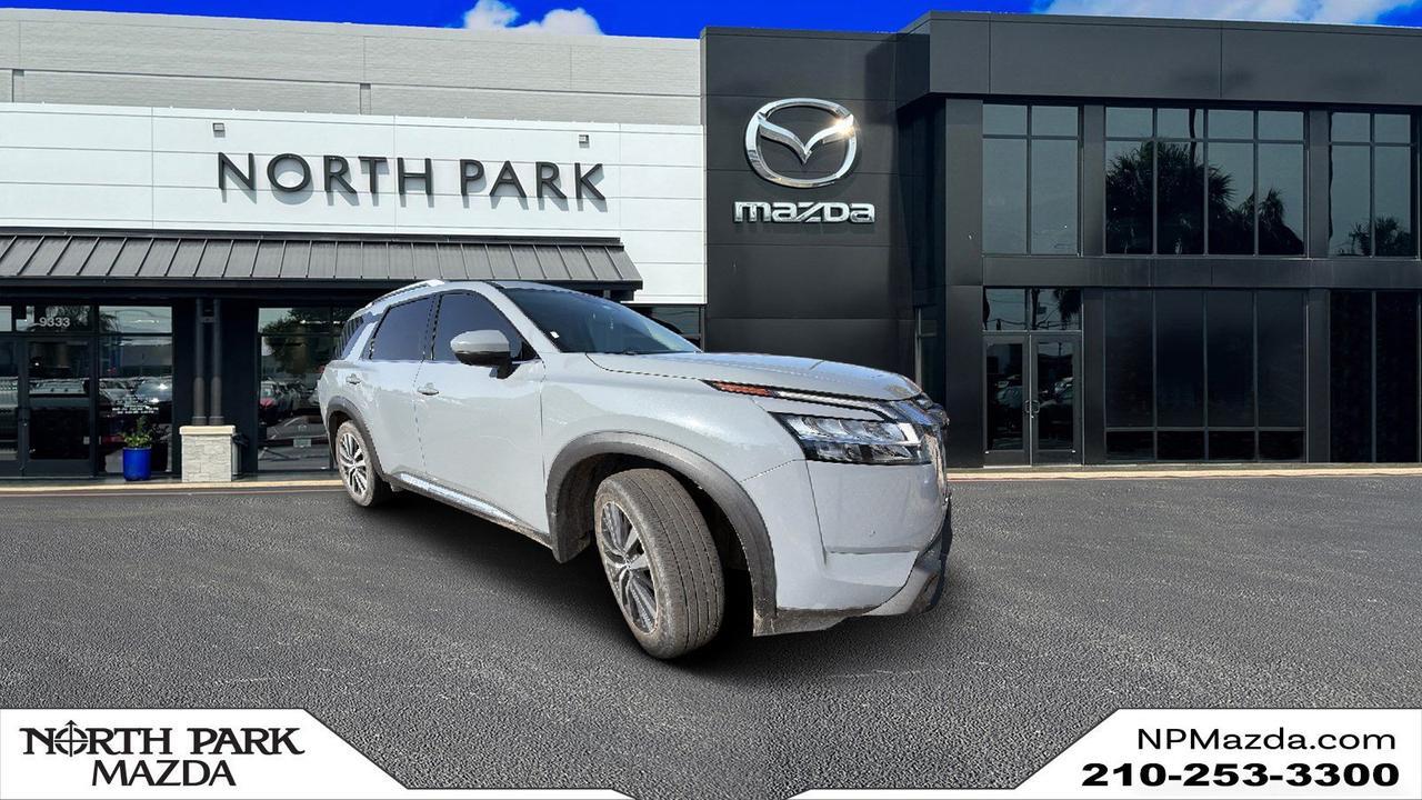 2022 Nissan Pathfinder Platinum