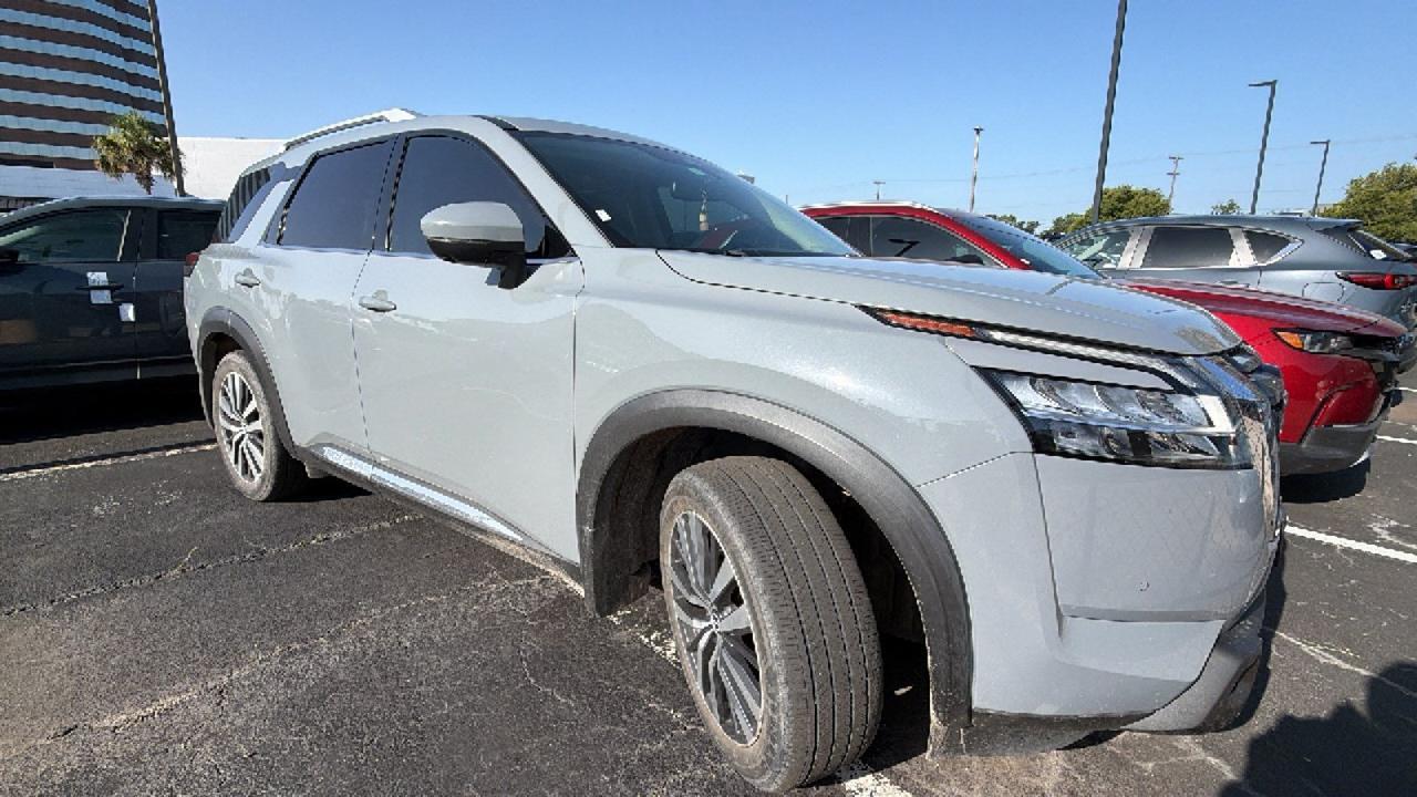 2022 Nissan Pathfinder Platinum