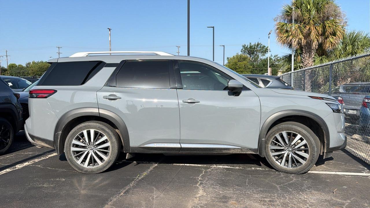 2022 Nissan Pathfinder Platinum