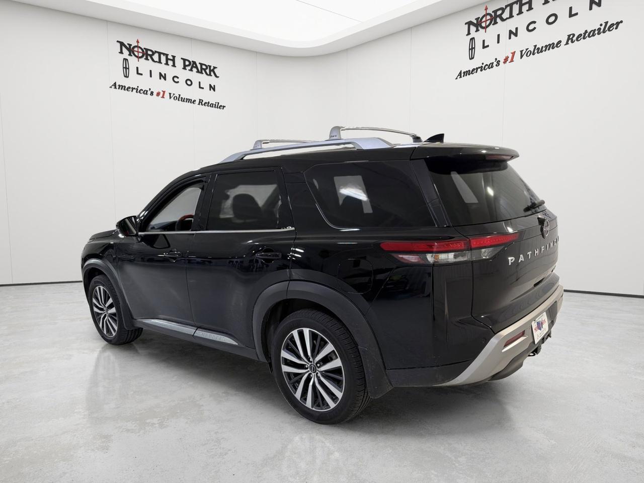 2022 Nissan Pathfinder Platinum