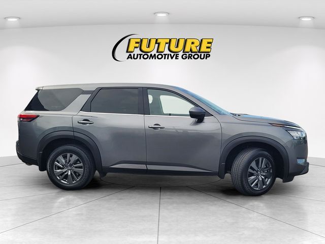 2022 Nissan Pathfinder S