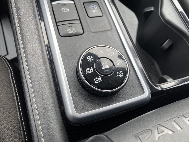2022 Nissan Pathfinder SL Bristol  PA