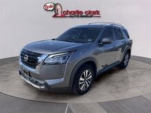 2022_Nissan_Pathfinder_SL_ El Paso TX