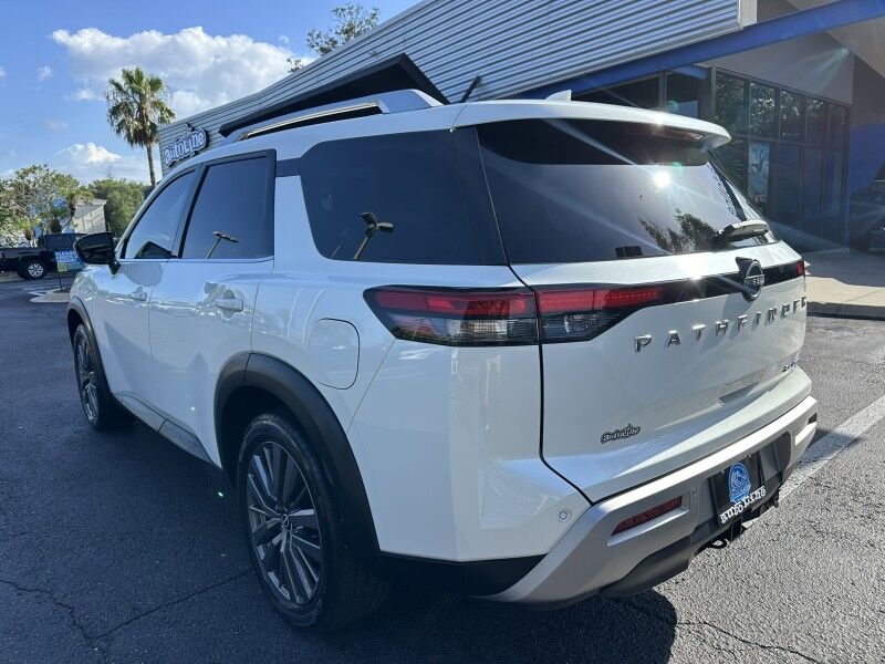 2022 Nissan Pathfinder SL