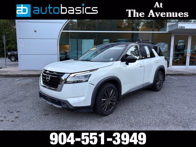2022 Nissan Pathfinder SL