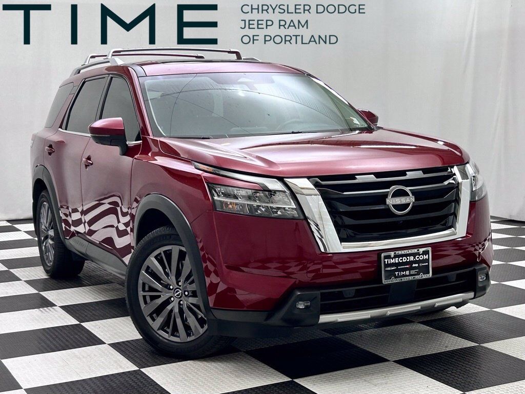 2022 Nissan Pathfinder SL