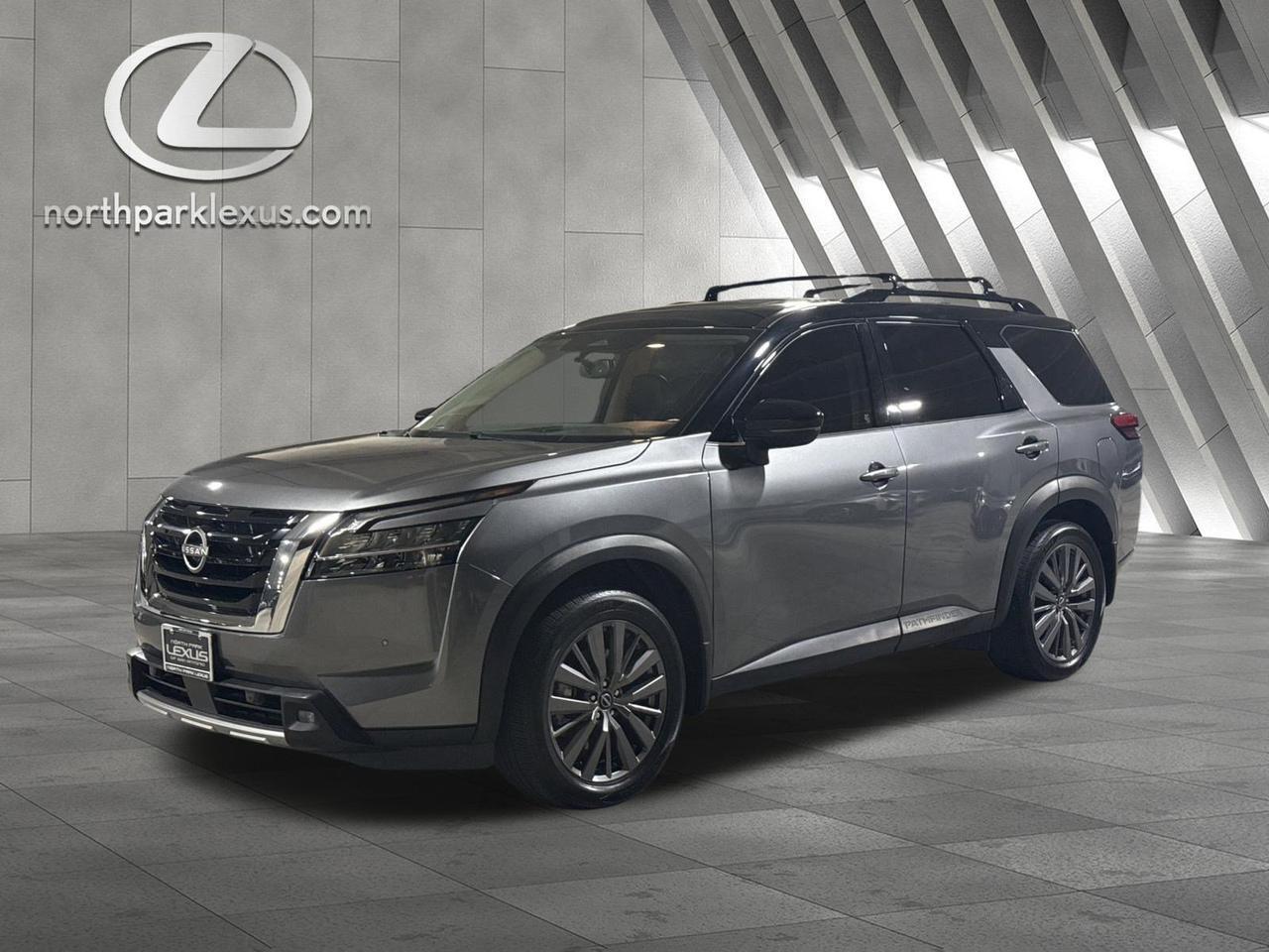 2022 Nissan Pathfinder SL