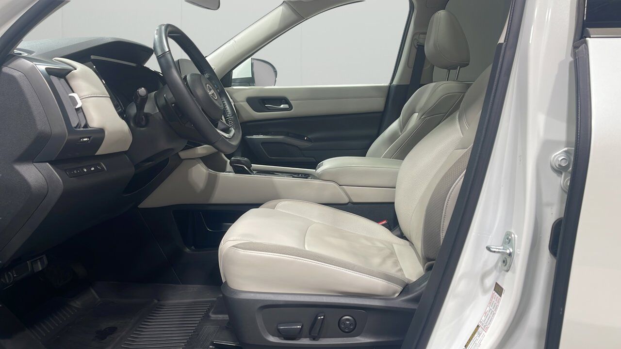 2022 Nissan Pathfinder SL Sherwood Park AB