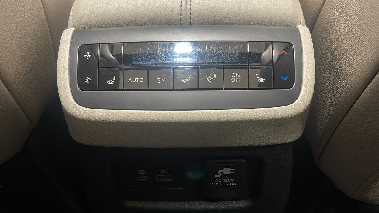 2022 Nissan Pathfinder SL Sherwood Park AB