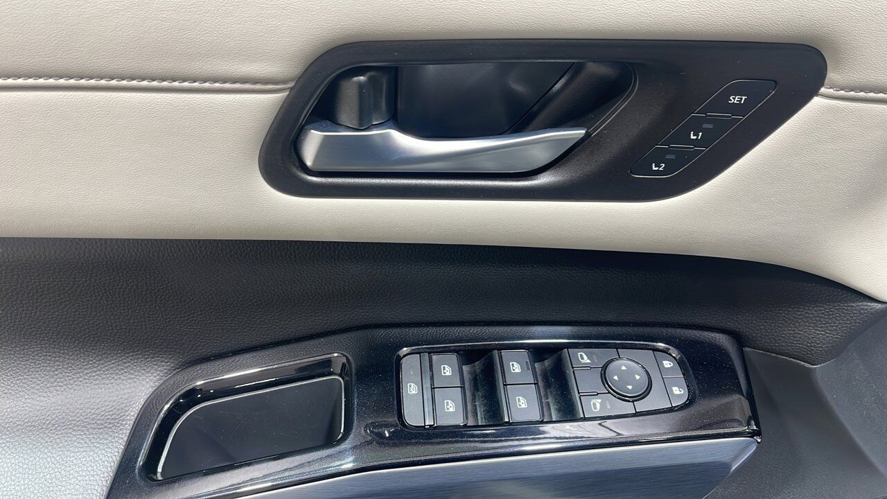 2022 Nissan Pathfinder SL Sherwood Park AB