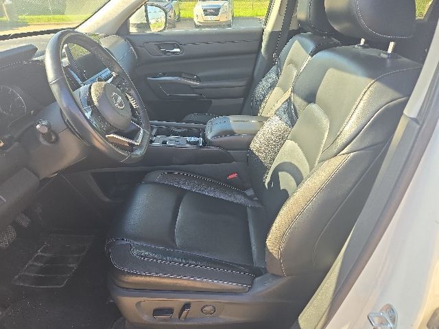 2022 Nissan Pathfinder SL West Burlington IA