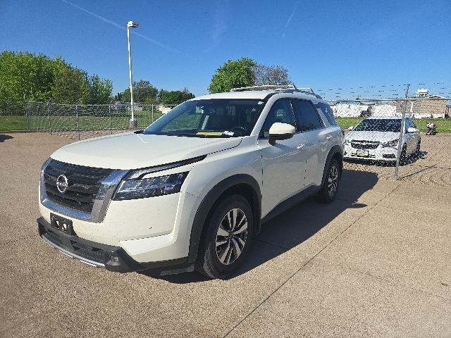 2022 Nissan Pathfinder SL West Burlington IA