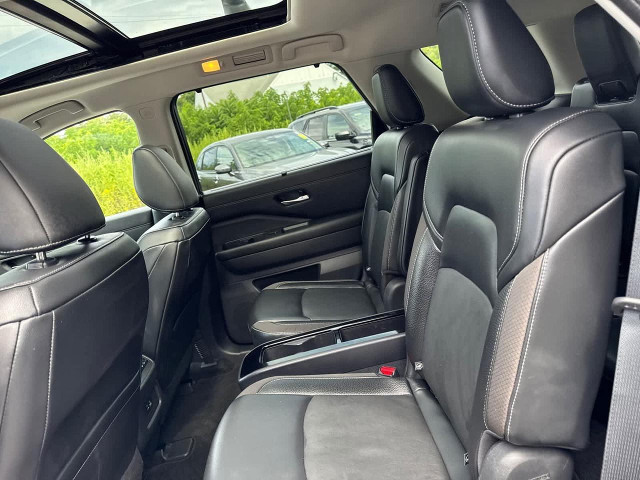 2022 Nissan Pathfinder SL Dartmouth MA