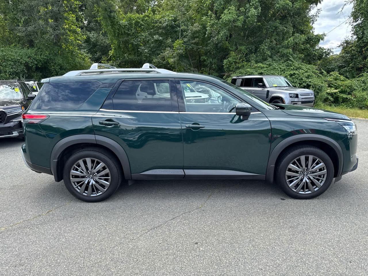 2022 Nissan Pathfinder SL Dartmouth MA