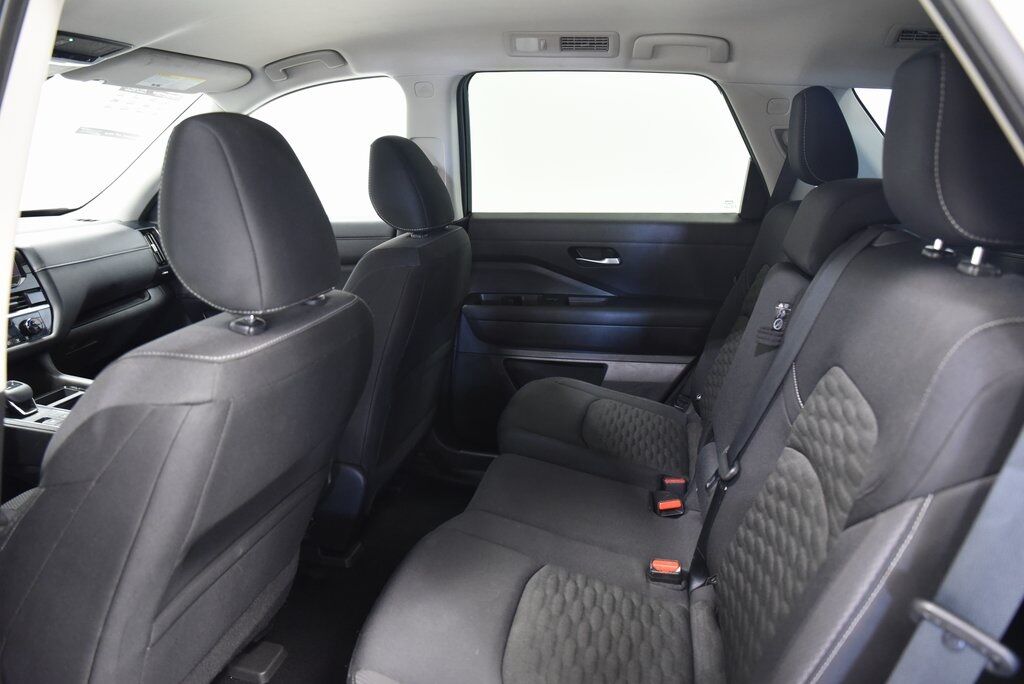 2022 Nissan Pathfinder SV Akron