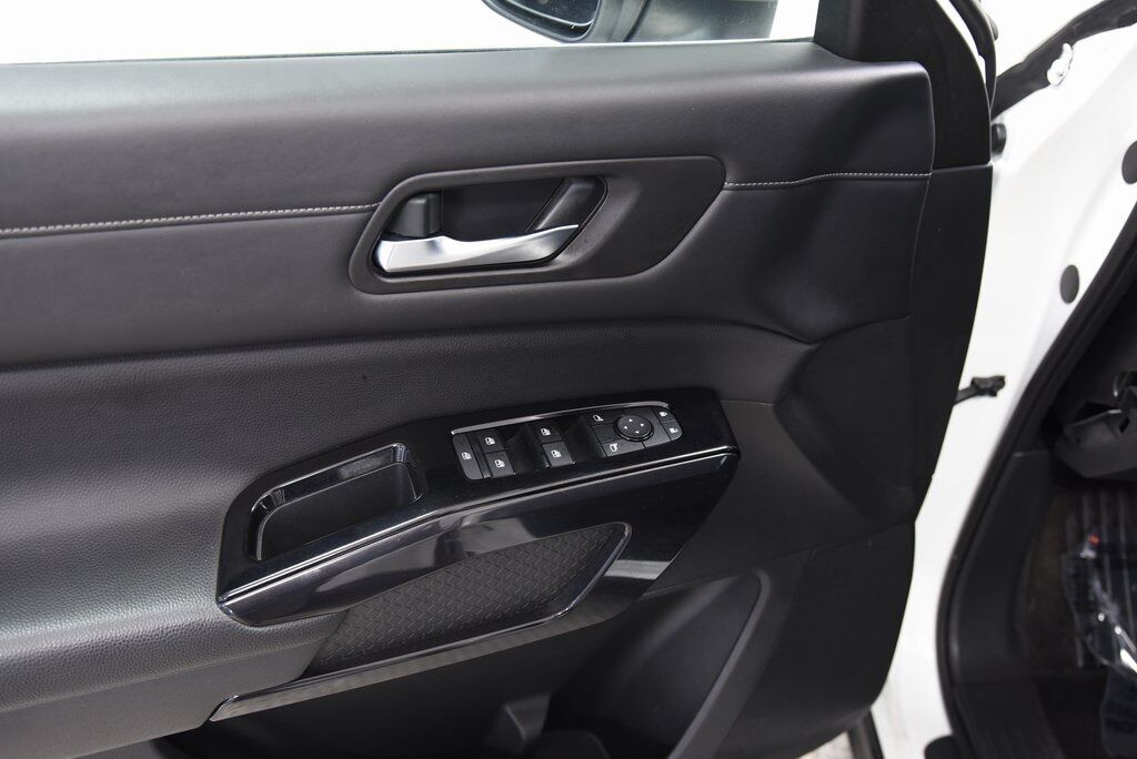 2022 Nissan Pathfinder SV Akron