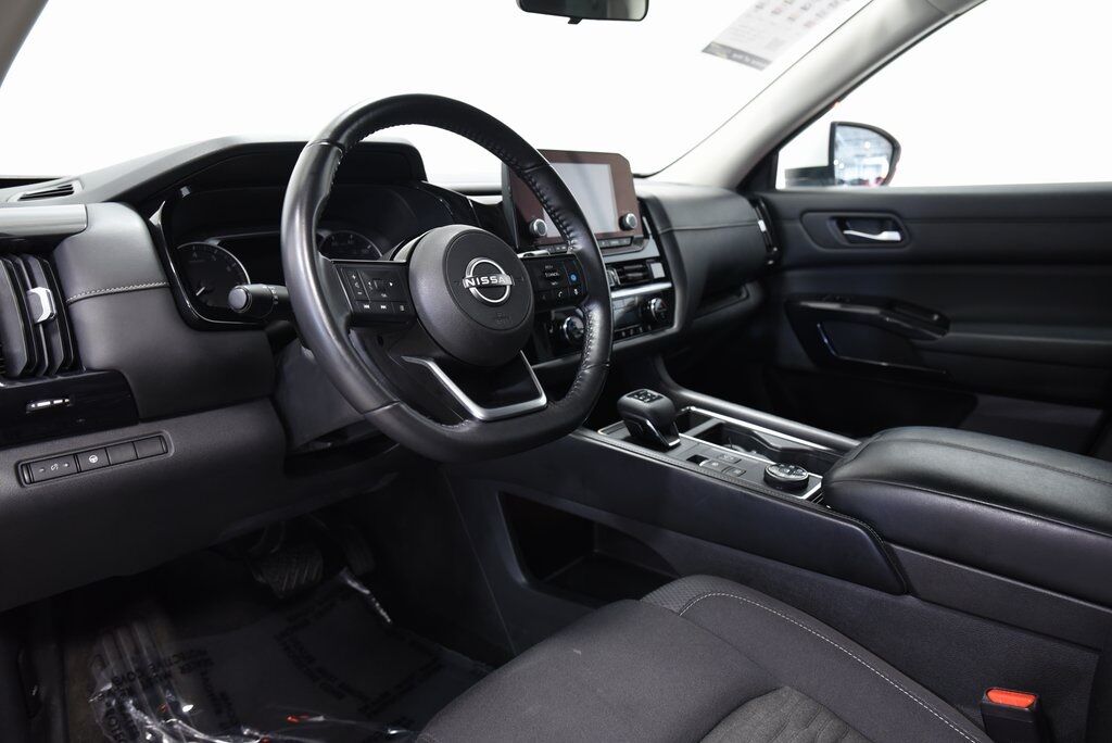 2022 Nissan Pathfinder SV Akron