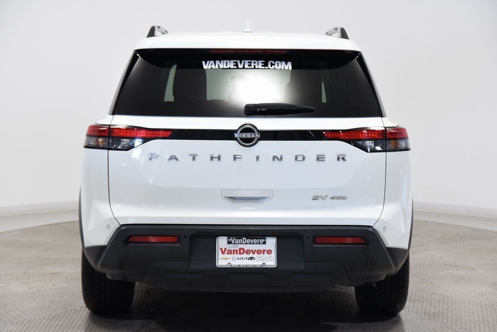 2022 Nissan Pathfinder SV Akron