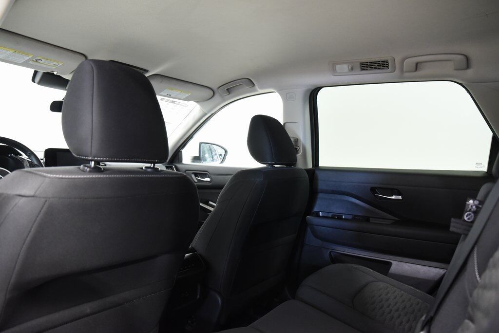 2022 Nissan Pathfinder SV Akron