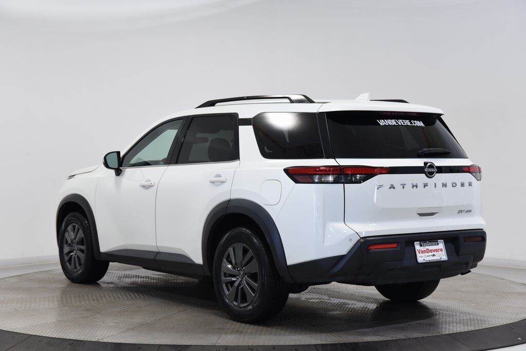 2022 Nissan Pathfinder SV Akron
