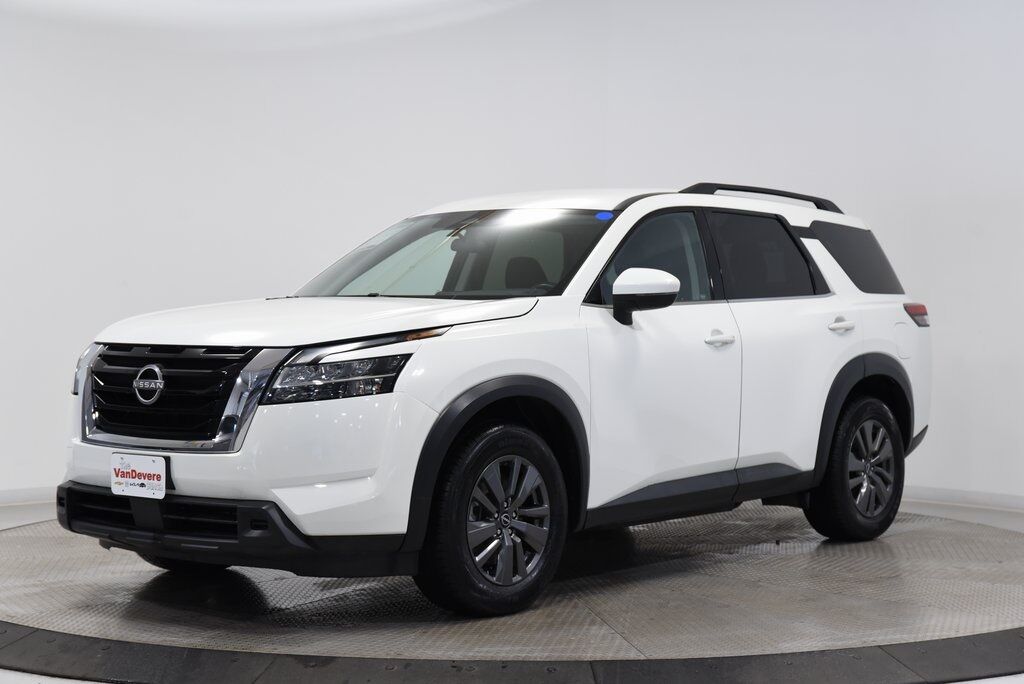 2022 Nissan Pathfinder SV Akron