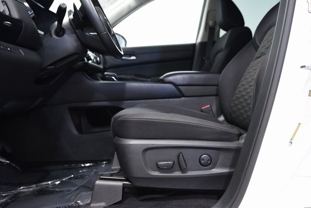 2022 Nissan Pathfinder SV Akron