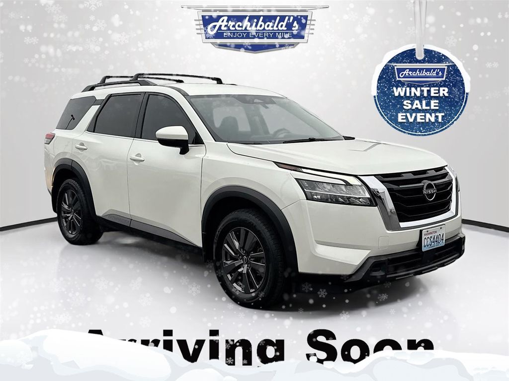2022 Nissan Pathfinder SV