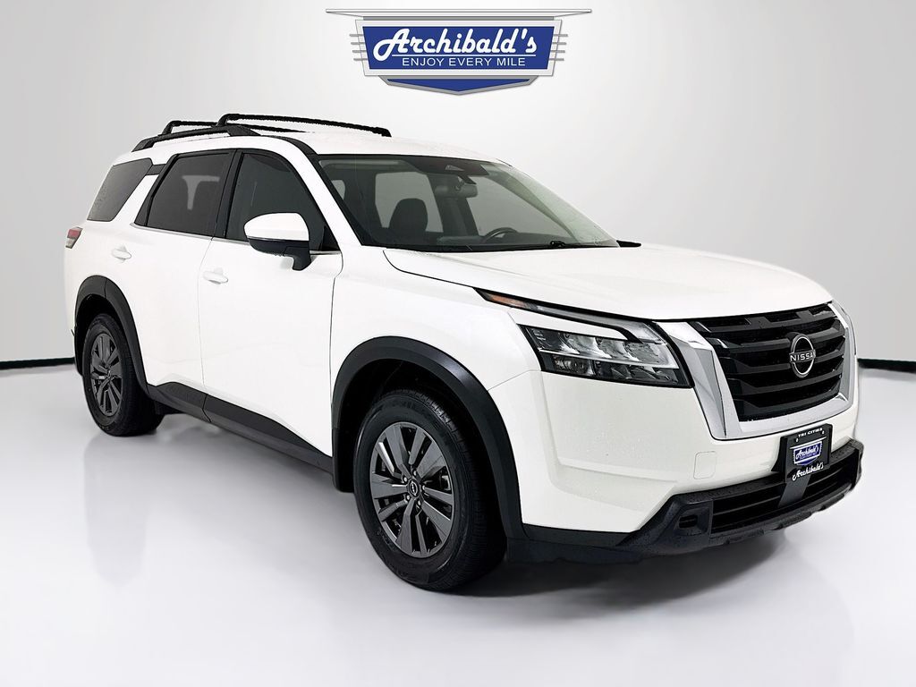 2022 Nissan Pathfinder SV