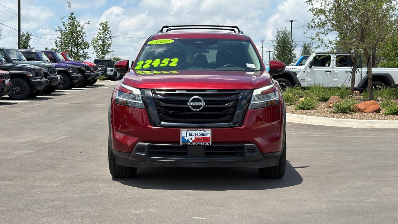 2022 Nissan Pathfinder SV