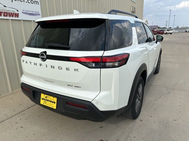 2022 Nissan Pathfinder SV Watertown SD