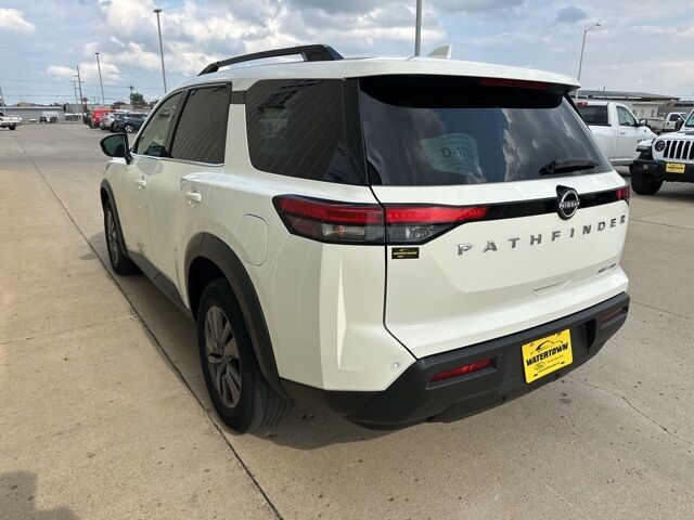 2022 Nissan Pathfinder SV Watertown SD