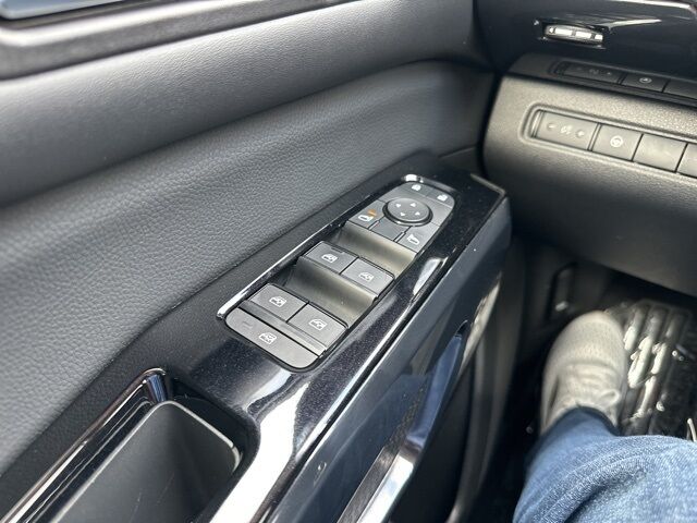 2022 Nissan Pathfinder SV Watertown SD