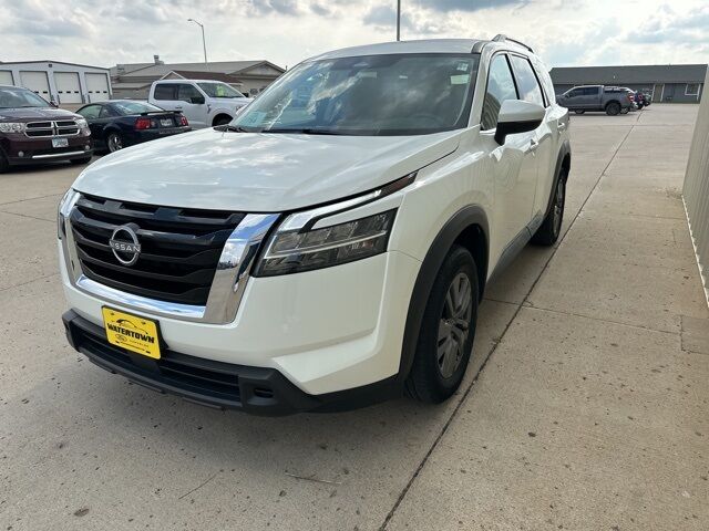 2022 Nissan Pathfinder SV Watertown SD