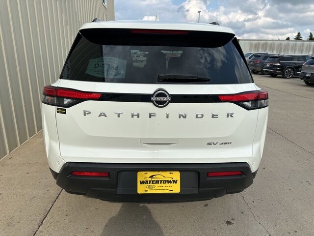 2022 Nissan Pathfinder SV Watertown SD