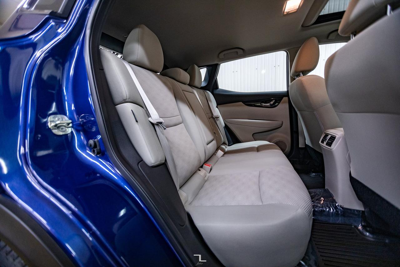 2022 Nissan Qashqai AWD SV Roof BCam Red Deer AB