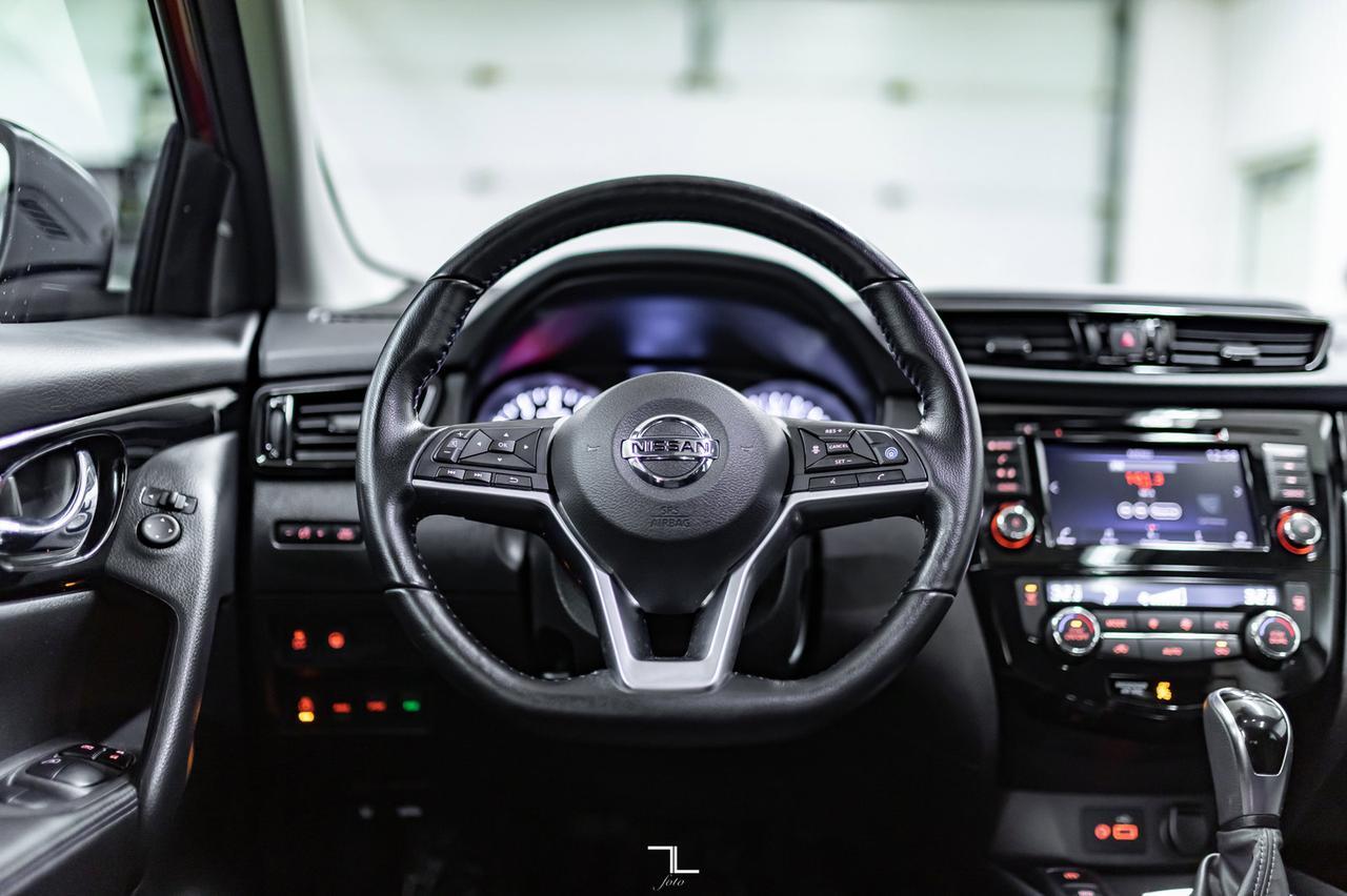 2022 Nissan Qashqai AWD SV Roof BCam Red Deer AB