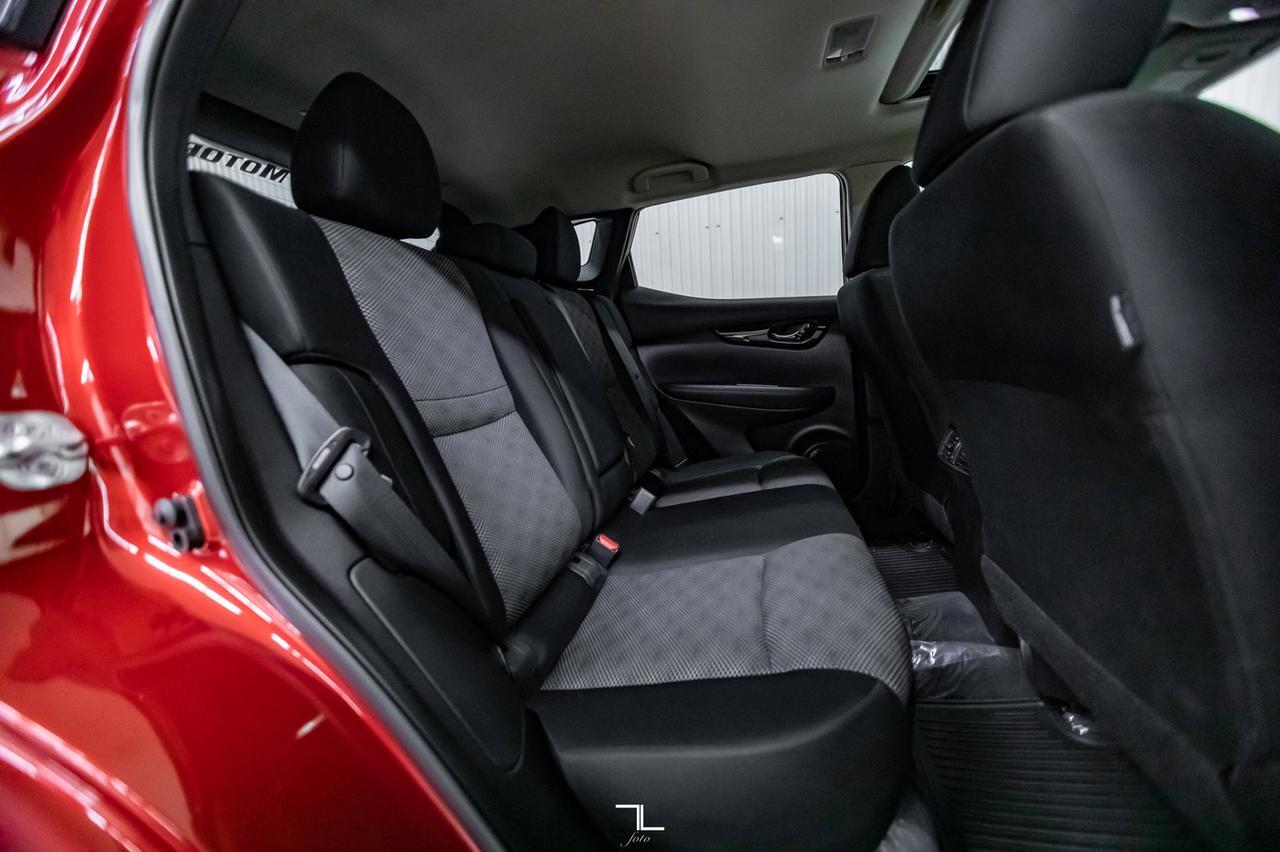 2022 Nissan Qashqai AWD SV Roof BCam Red Deer AB