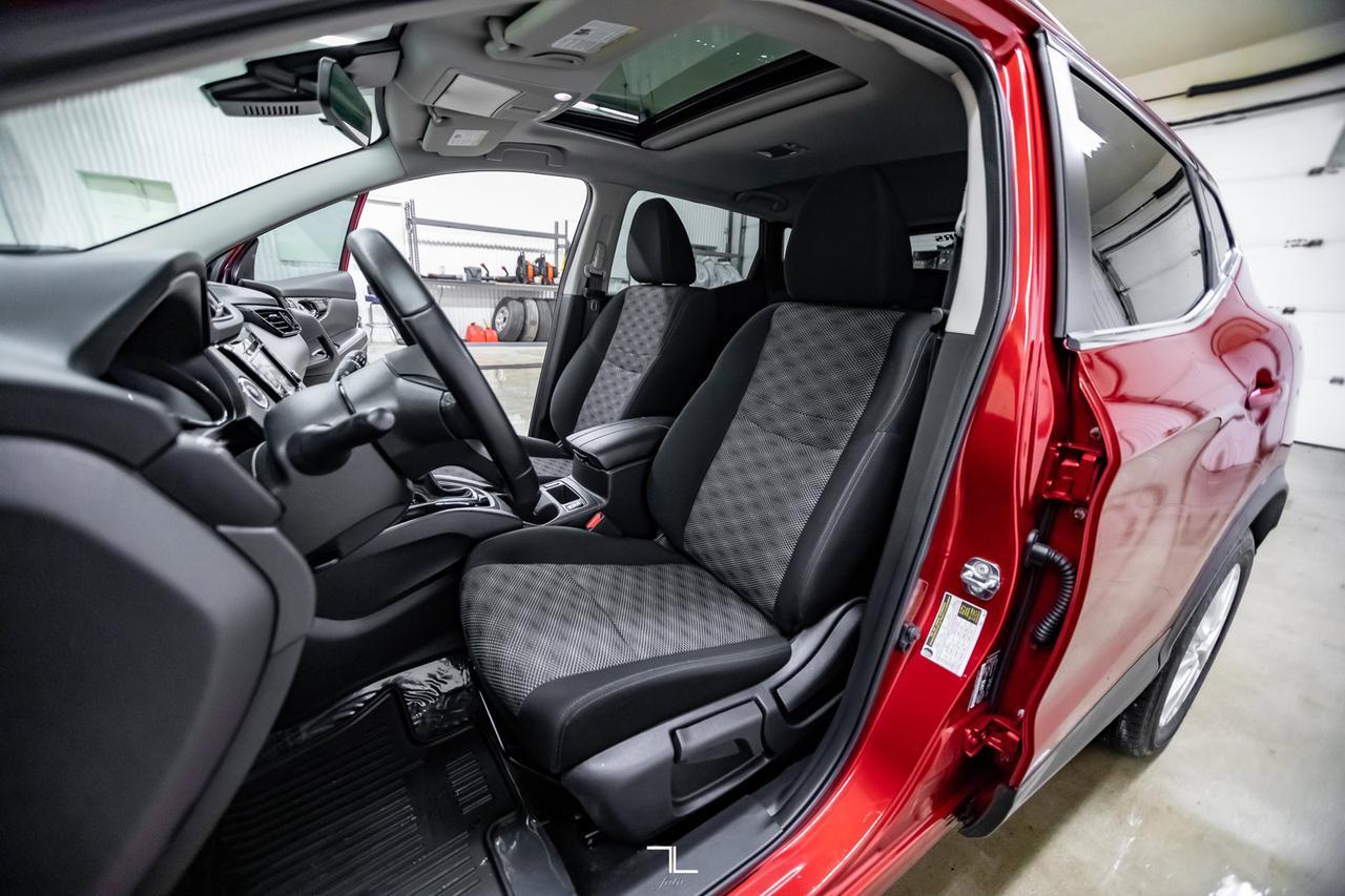 2022 Nissan Qashqai AWD SV Roof BCam Red Deer AB