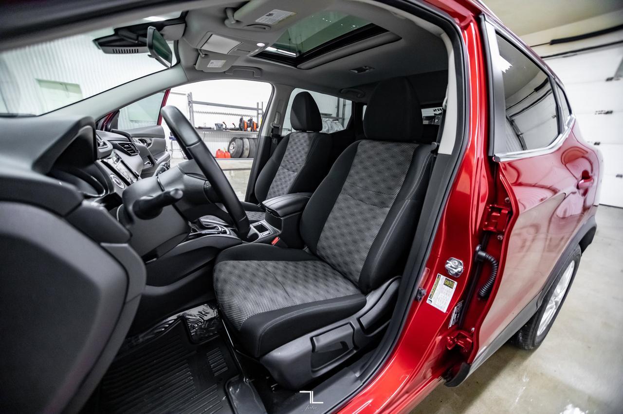 2022 Nissan Qashqai AWD SV Roof BCam Red Deer AB