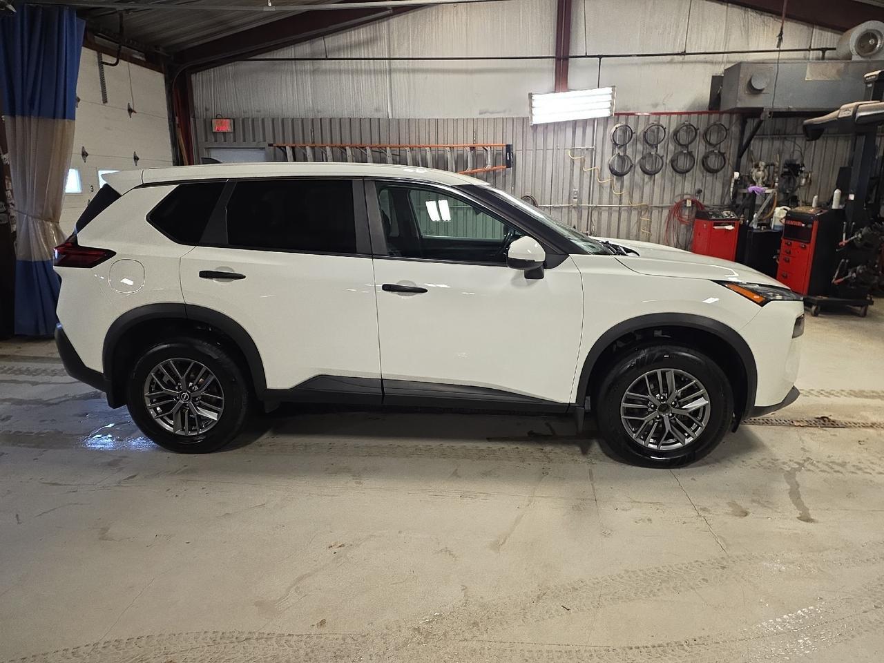 2022 Nissan Rogue S Sand Lake NY