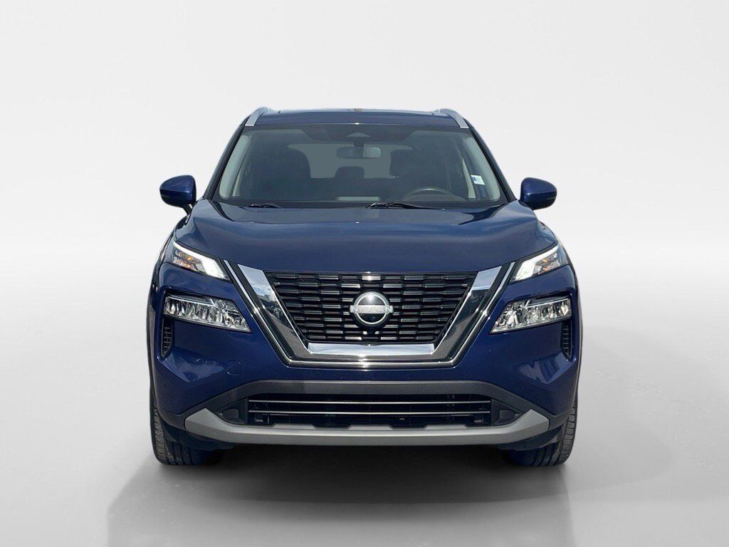2022 Nissan Rogue SV photo 2
