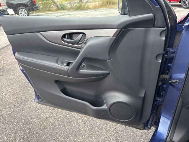 2022 Nissan Rogue Sport S  TX