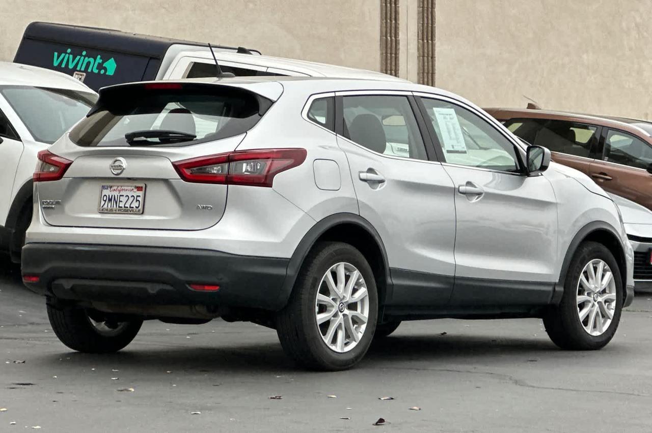 2022 Nissan Rogue Sport S