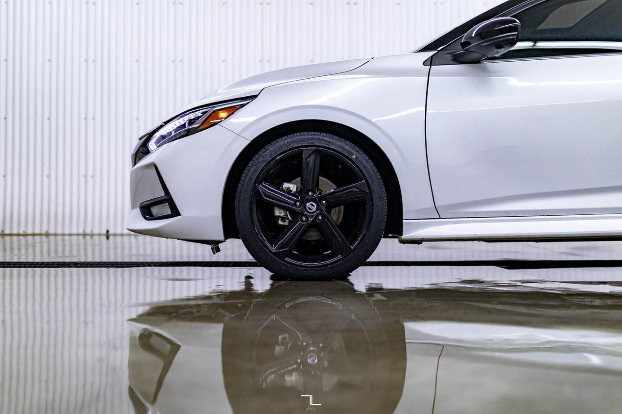 2022 Nissan Sentra SR Leather Roof BCam Red Deer AB