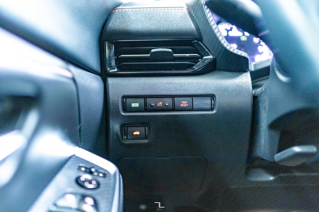 2022 Nissan Sentra SR Leather Roof BCam Red Deer AB