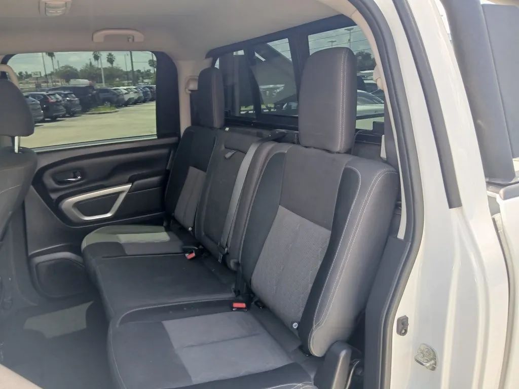 2022 Nissan Titan Crew Cab SV Pickup 4D 5 1/2 ft Maitland FL