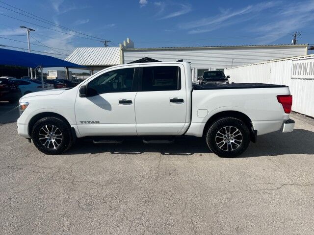 2022 Nissan Titan SV