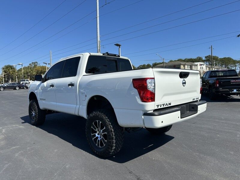 2022 Nissan Titan SV
